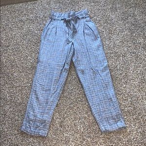 Super cute loose fit American eagle dress pants!